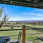 Paceful & Stylish Rural Retreat