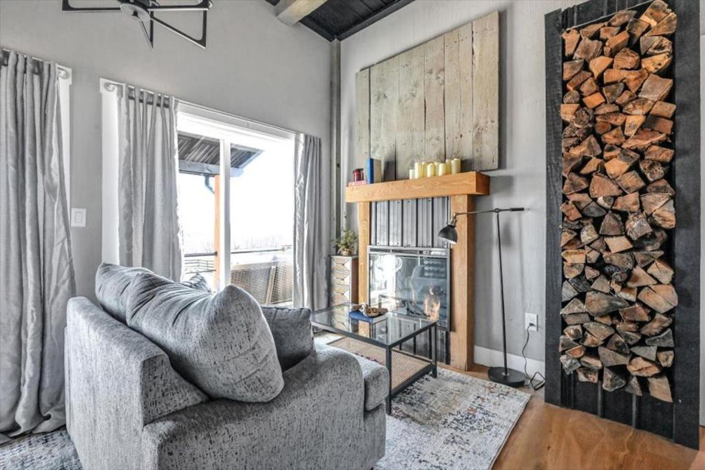 Paceful & Stylish Rural Retreat Pine Grove (Schuylkill County)